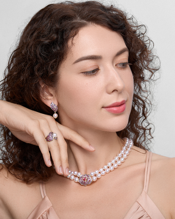 Колье с рубинами, розовыми сапфирами и жемчугом, желтое золото, нанокерамика 4