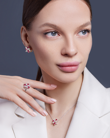 Колье с рубинами и бриллиантами, белое золото 2