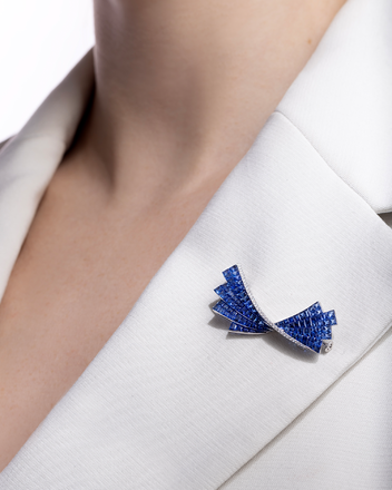 Брошь с сапфирами и бриллиантами, белое золото 3