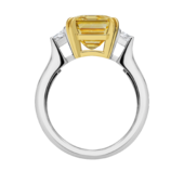 Кольцо с желтым сапфиром и бриллиантами, белое золото