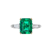 Кольцо с изумрудом и бриллиантами, белое золото