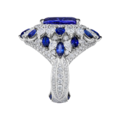 Кольцо с танзанитом, бриллиантами и сапфирами, белое золото