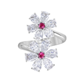 Кольцо с рубинами и бриллиантами, белое золото